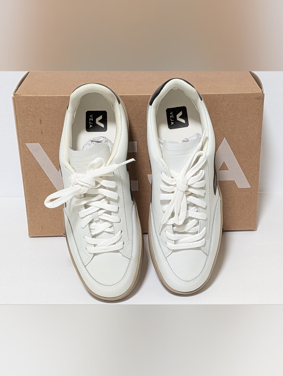 Veja, Men's V-12 White Leather Sneakers, Size Eur 40/Size 7 — image 3 of 8